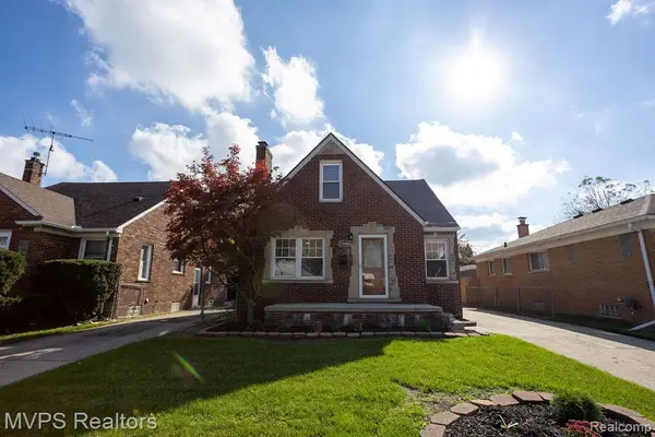15400 Collinson AVE, Eastpointe, MI 48021