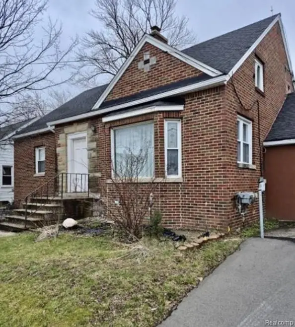 2044 E Bristol RD, Burton, MI 48529 - #1