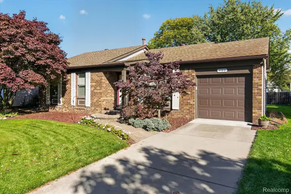460 Roseland DR, Canton, MI 48187