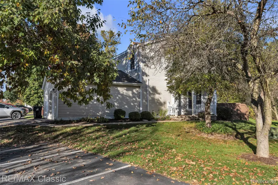 1616 Golden LN, Ypsilanti, MI 48198 - #2