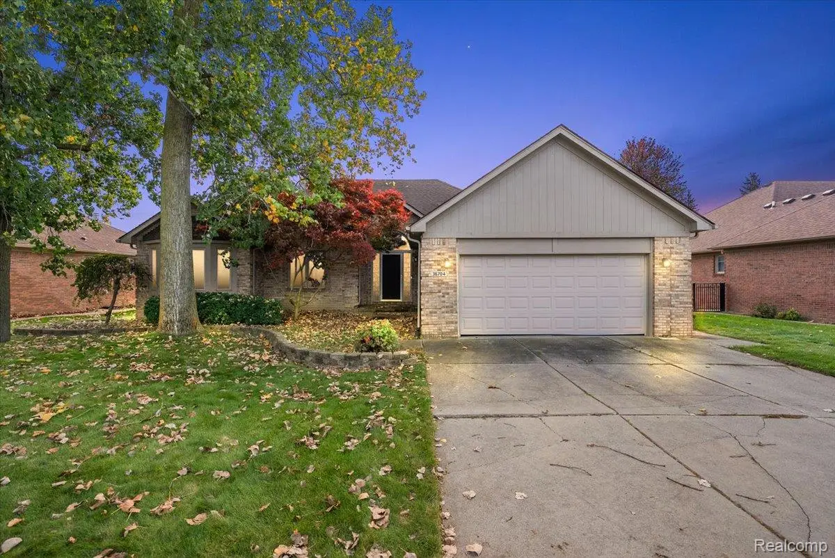 36704 Crimson LN, New Baltimore, MI 48047 - #1