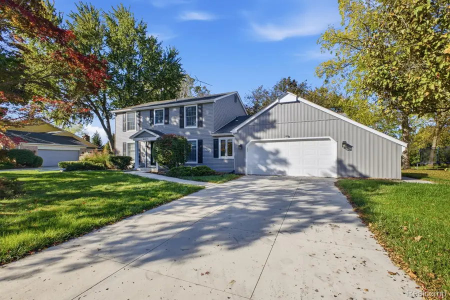 16235 Winchester DR, Northville, MI 48168 - #2