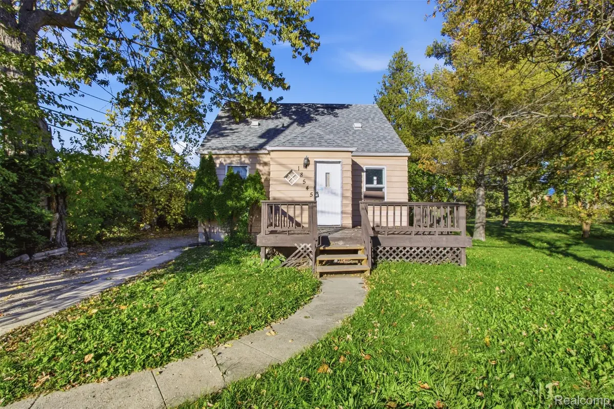 18545 Huntington AVE, Harper Woods, MI 48225 - #1