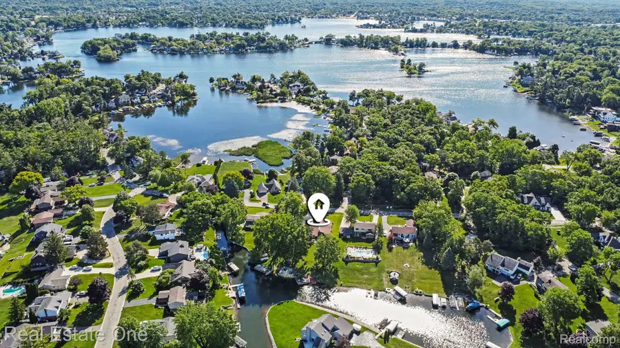 310 Pine Tree Rd RD, Orion, MI 48362 - #3