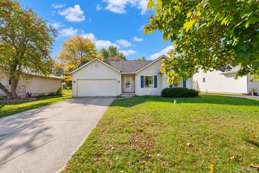 1082 Linus ST, Grand Blanc, MI 48507 - #3