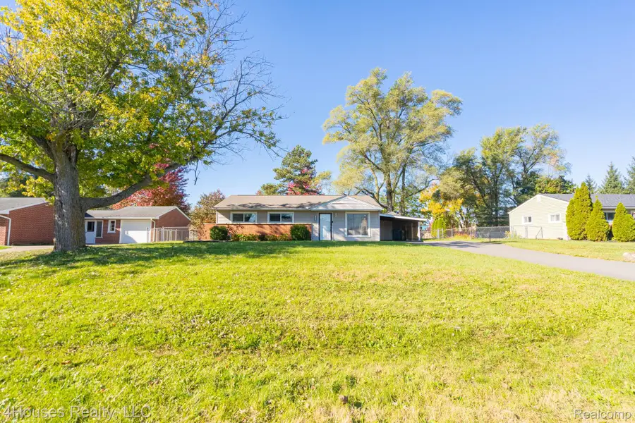 1429 Whittier DR, Waterford, MI 48327 - #2