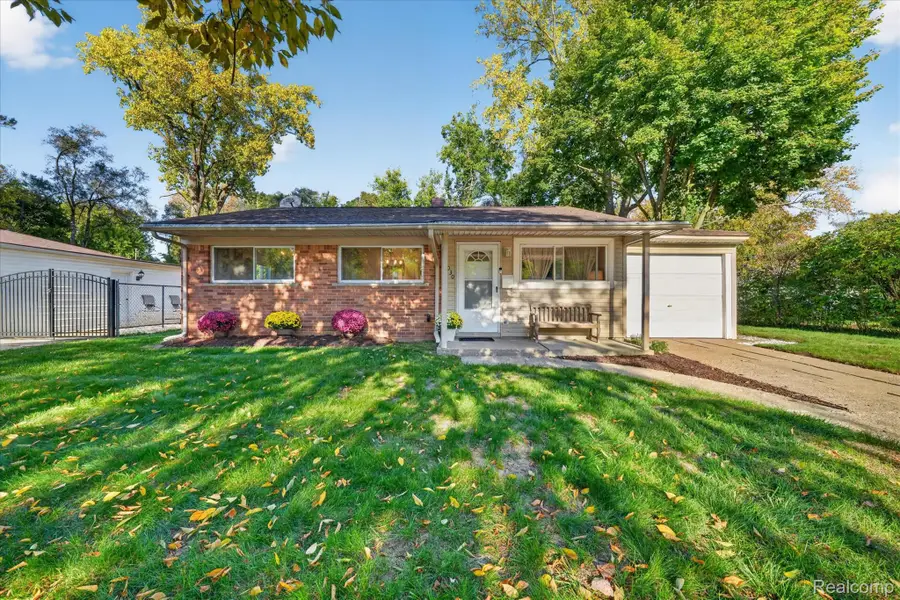 22030 Sloman ST, Oak Park, MI 48237 - #3
