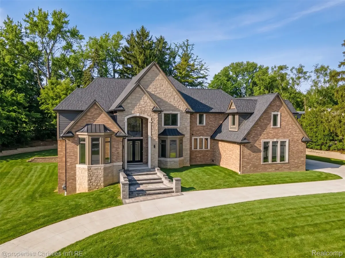 3080 Chickering CT, Bloomfield, MI 48302 - #1