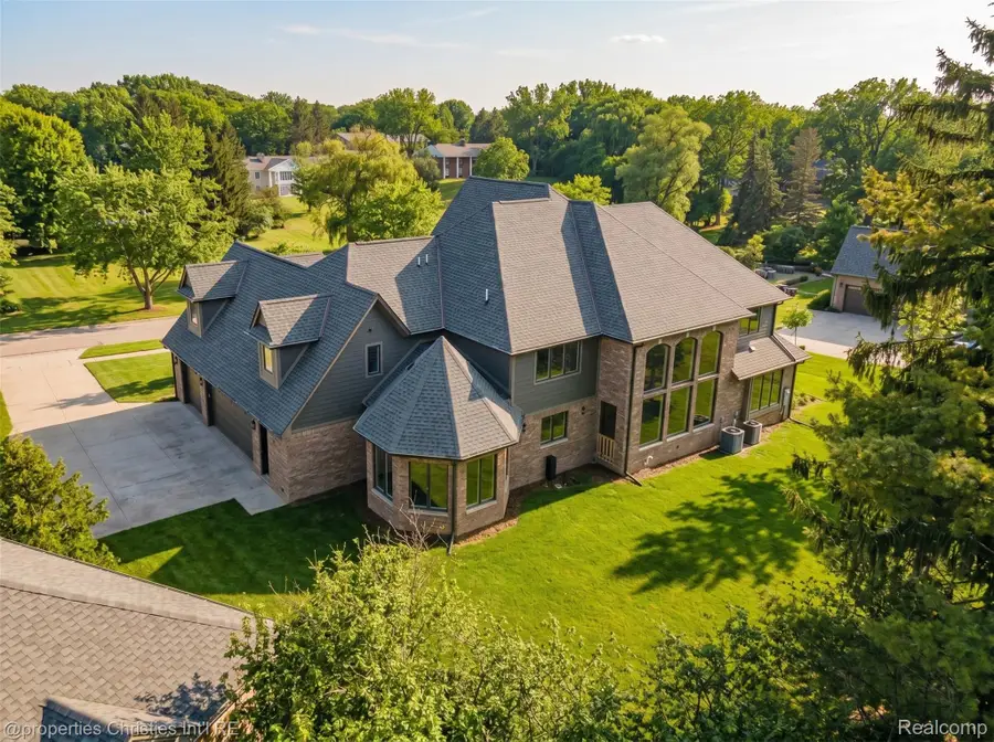 3080 Chickering CT, Bloomfield, MI 48302 - #2