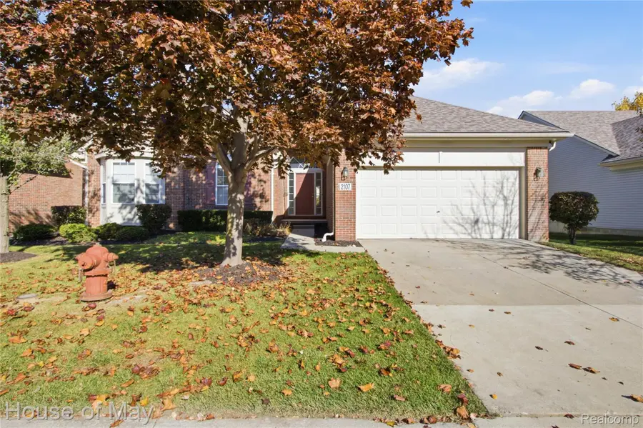 2107 Red Maple LN  # 1, Commerce, MI 48390 - #2