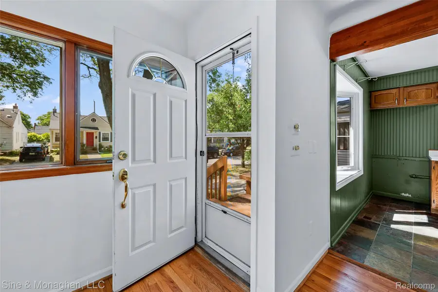 727 Wordsworth ST, Ferndale, MI 48220 - #3