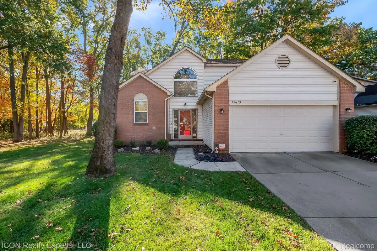 21629 Rose Hollow DR, Southfield, MI 48075 - #1