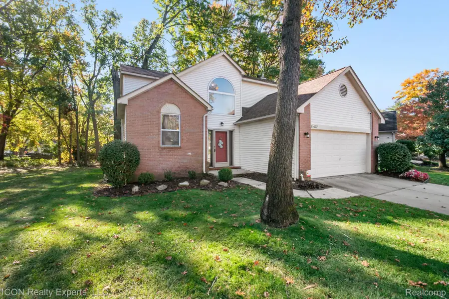 21629 Rose Hollow DR, Southfield, MI 48075 - #2