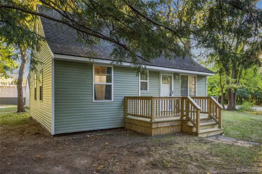 29093 List ST, Farmington Hills, MI 48336 - #2
