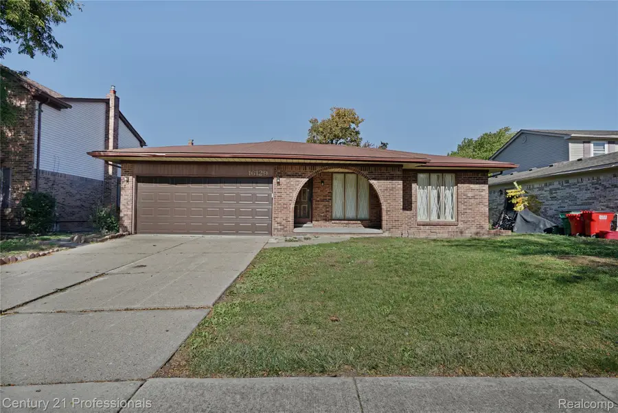 16129 Cambell DR, Macomb, MI 48044 - #2