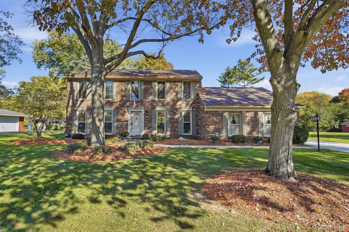 31770 Staman CIR, Farmington Hills, MI 48336 - #1