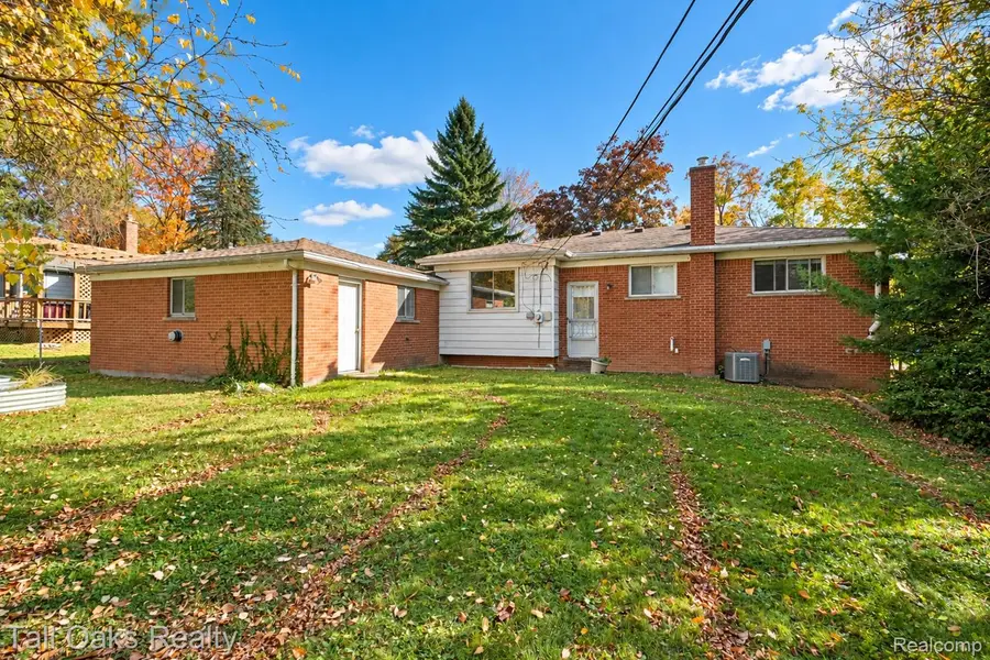281 Lorberta LN, Waterford, MI 48328 - #3