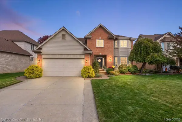 24647 Brentwood DR, Brownstown, MI 48183