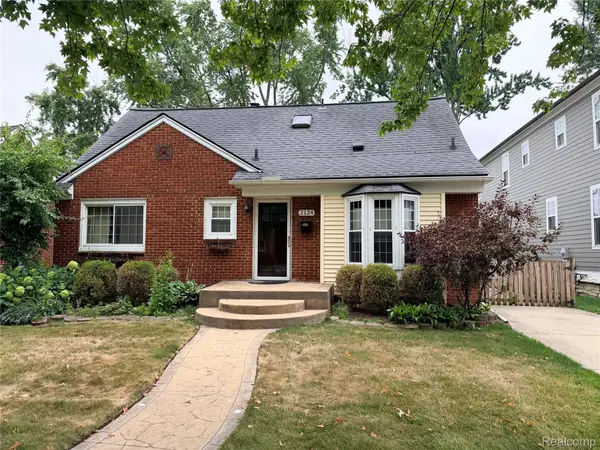 2124 Pembroke RD, Birmingham, MI 48009