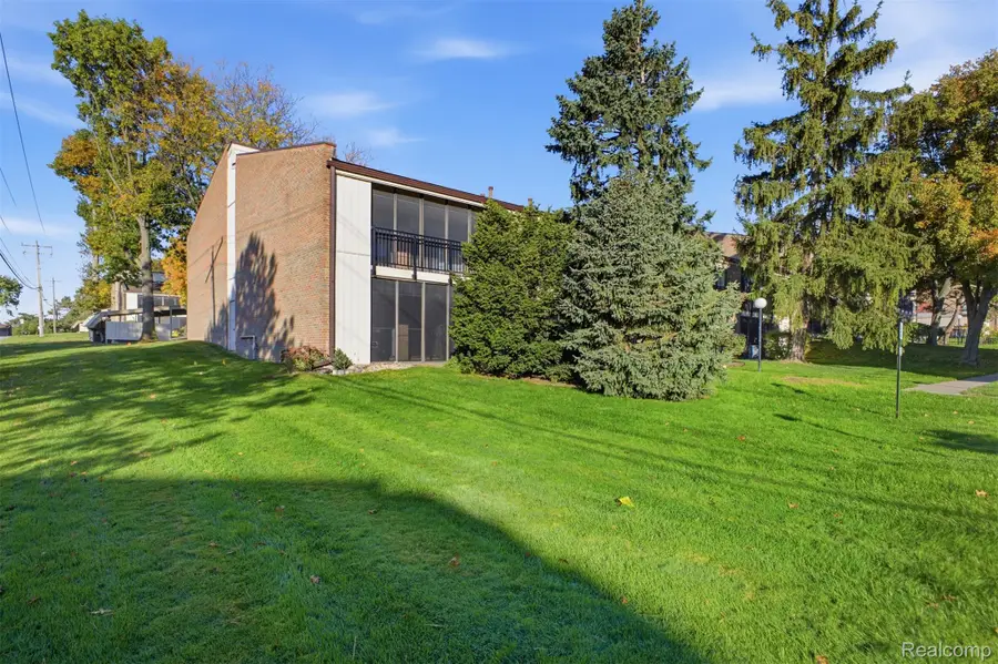 18217 University Park DR, Livonia, MI 48152 - #3