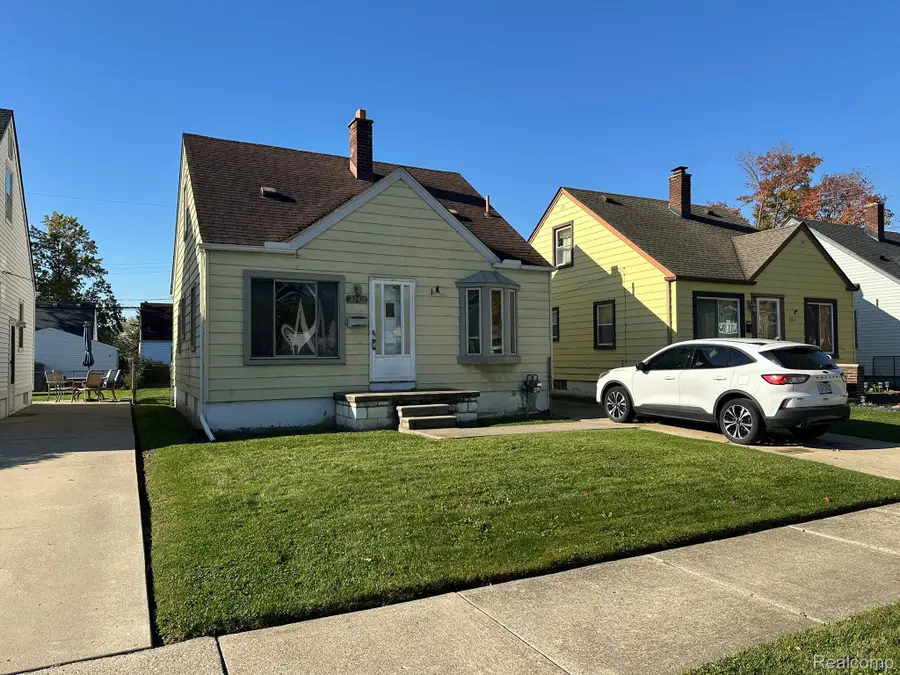 2213 Calvin AVE, Lincoln Park, MI 48146 - #2