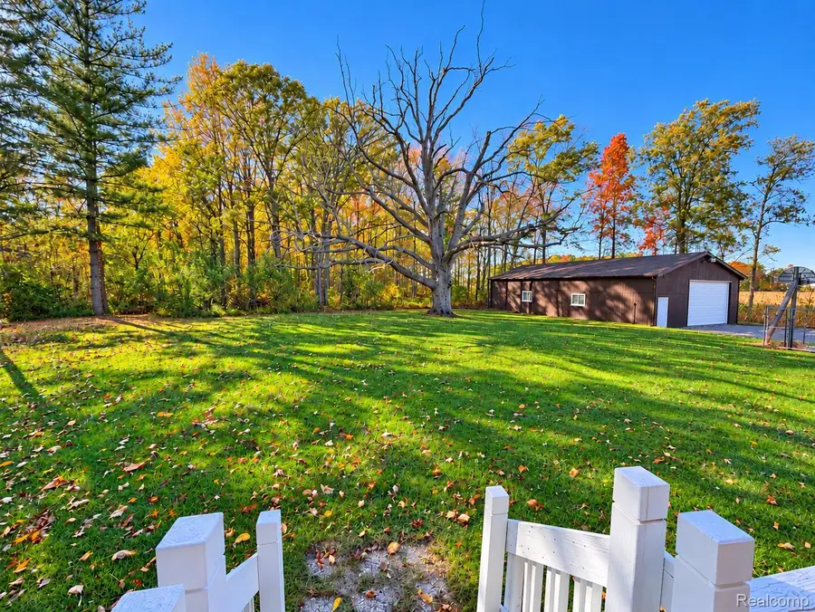 7249 HACKETT RD, Saginaw, MI 48602 - #3