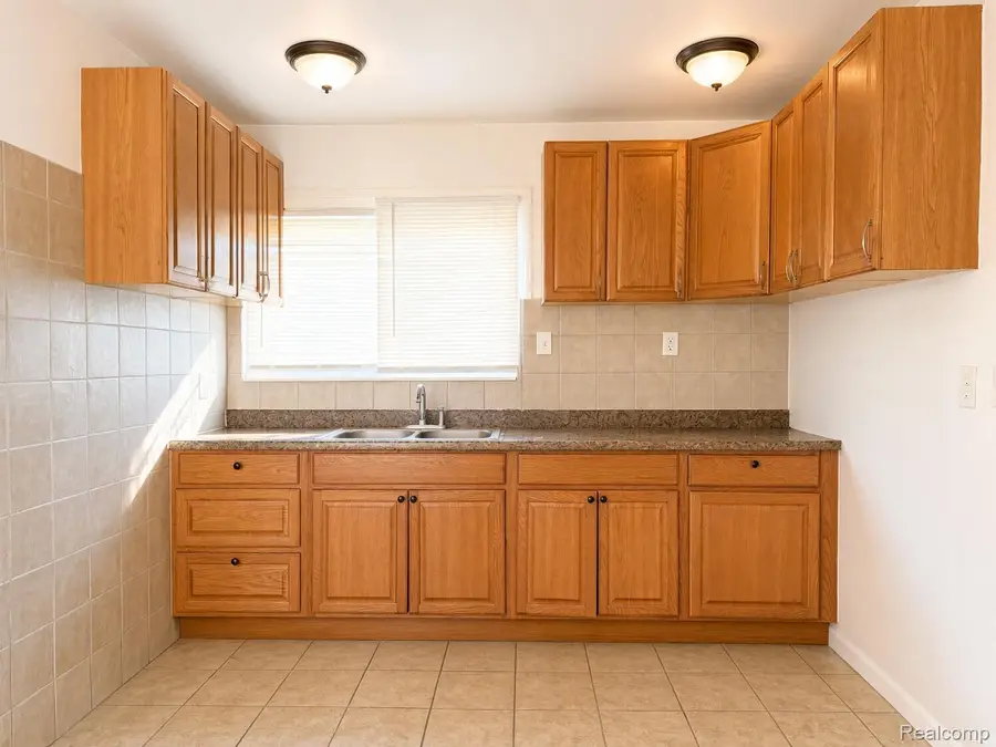 2056 Collingwood ST, Detroit, MI 48206 - #3