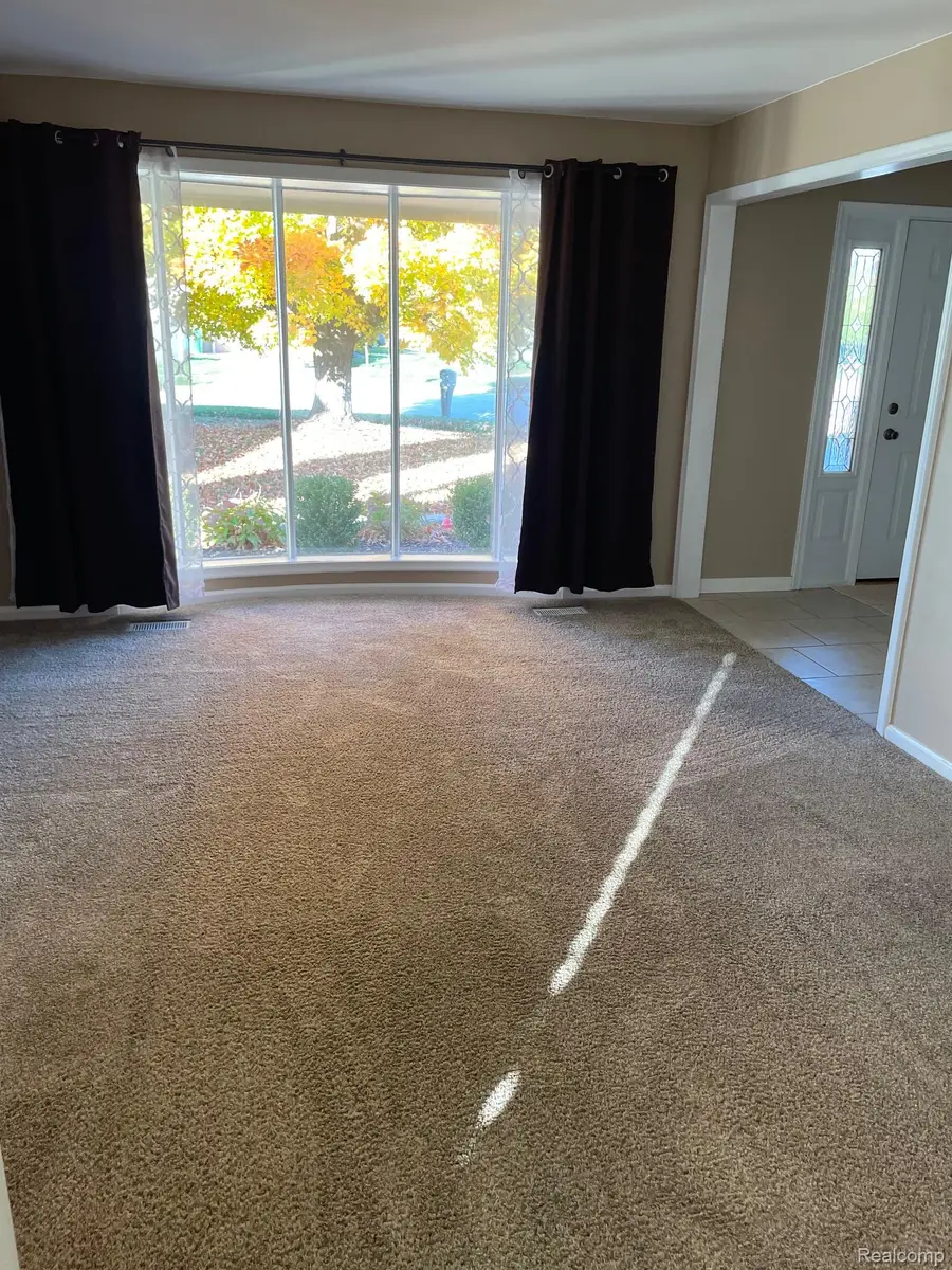 47152 Rosemary RD, Macomb, MI 48044 - #2