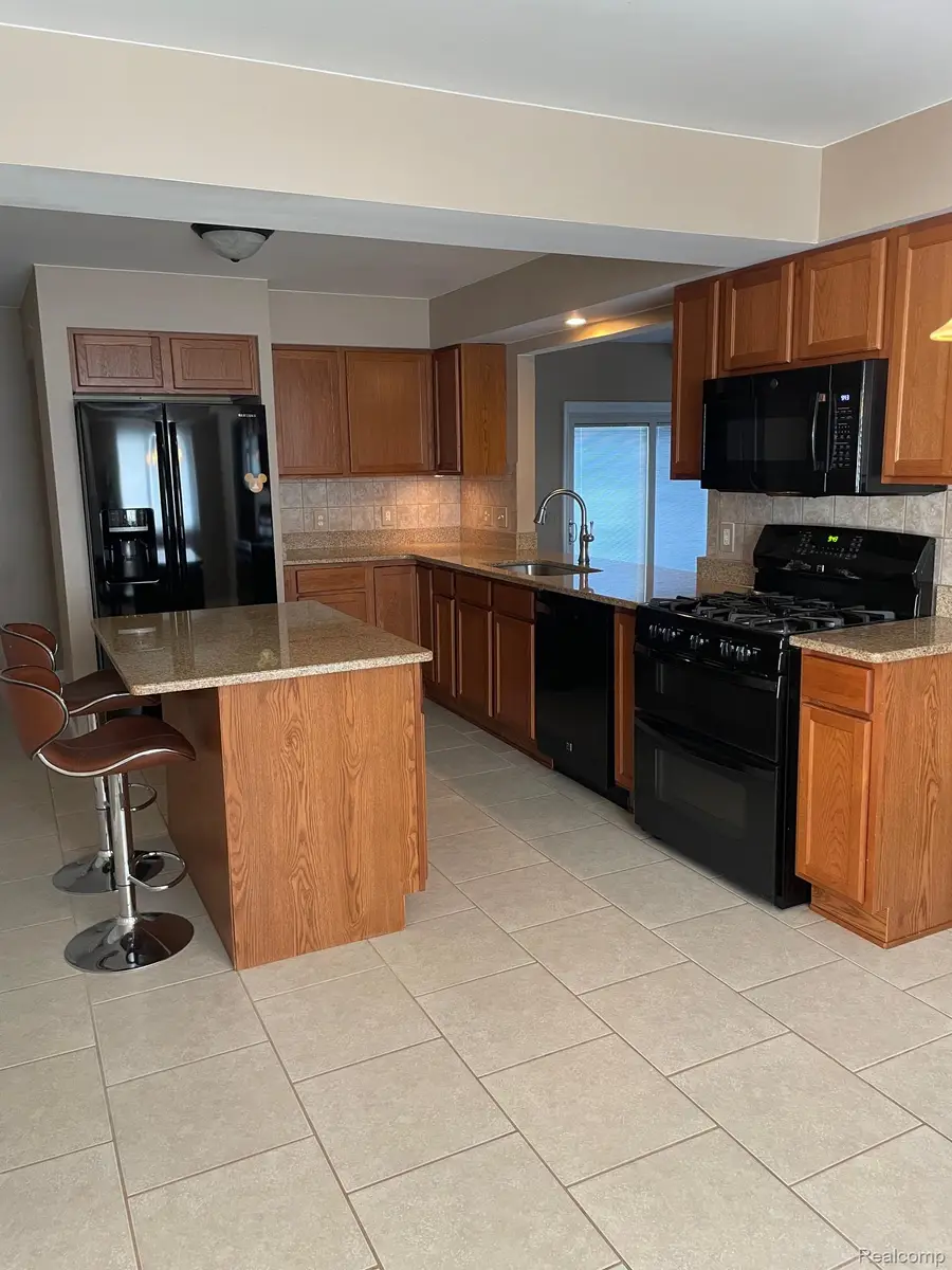 47152 Rosemary RD, Macomb, MI 48044 - #3