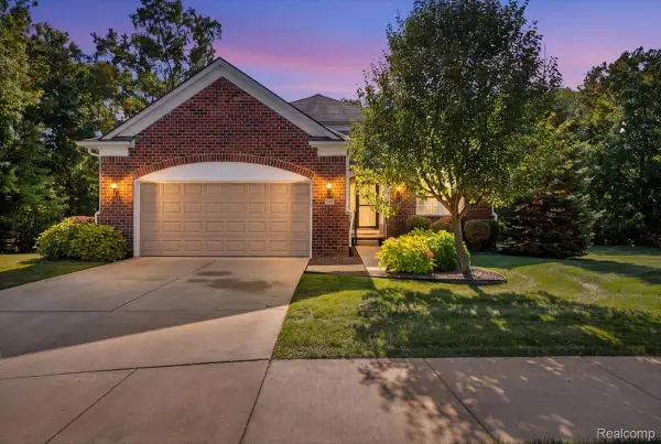 271 Bozeman CT, Howell, MI 48843