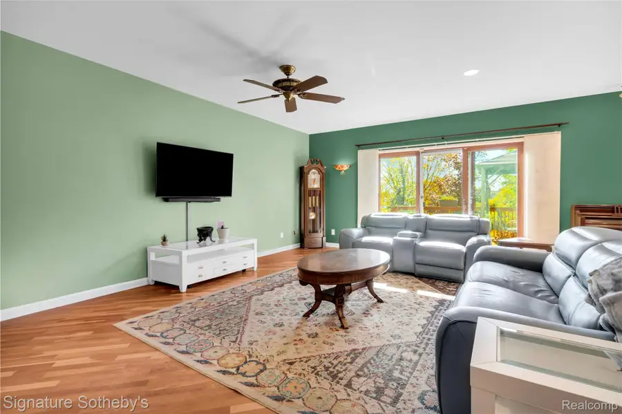 500 Lakeside DR, White Lake, MI 48386 - #3