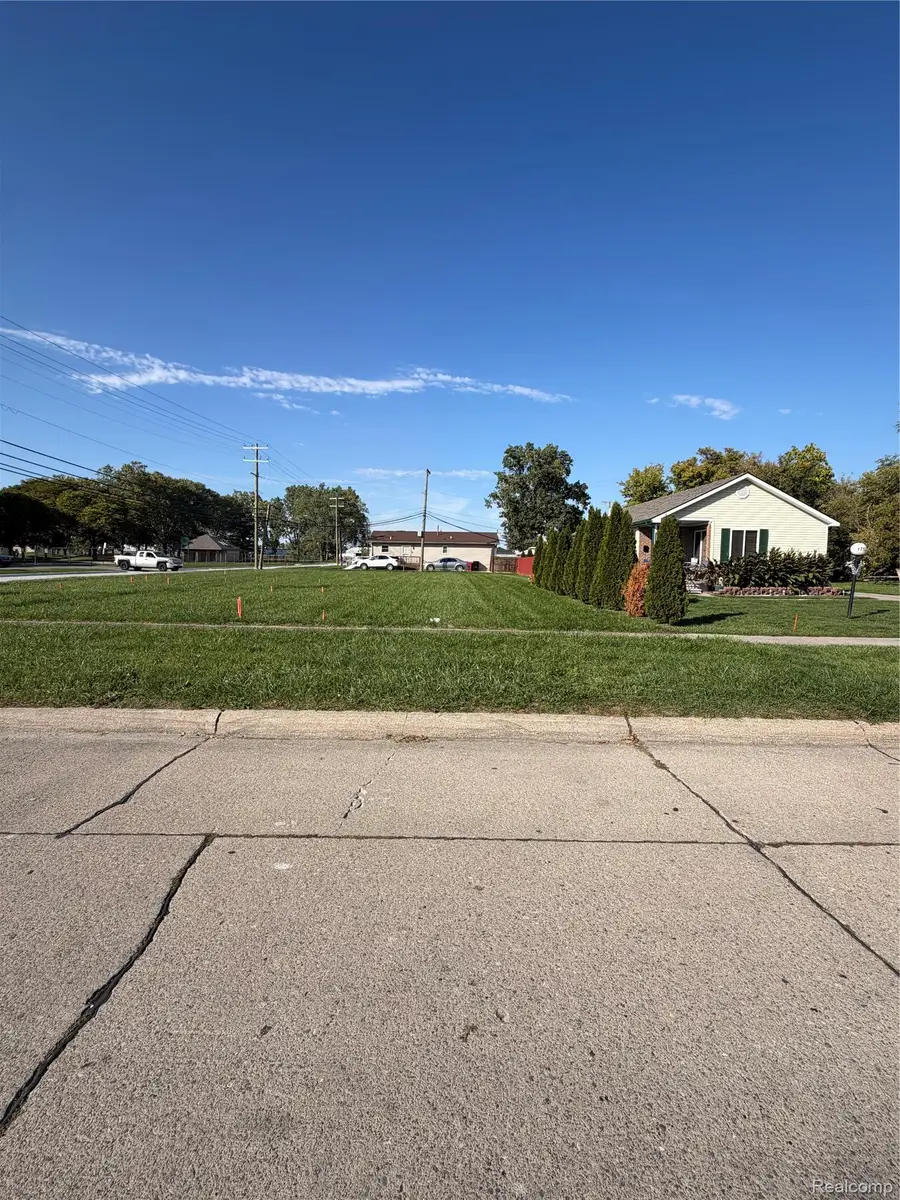 10 Oakdale ST, Roseville, MI 48066 - #3