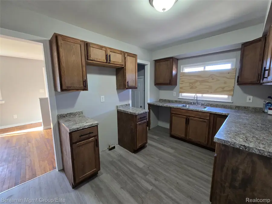 15890 Freeland ST, Detroit, MI 48227 - #3