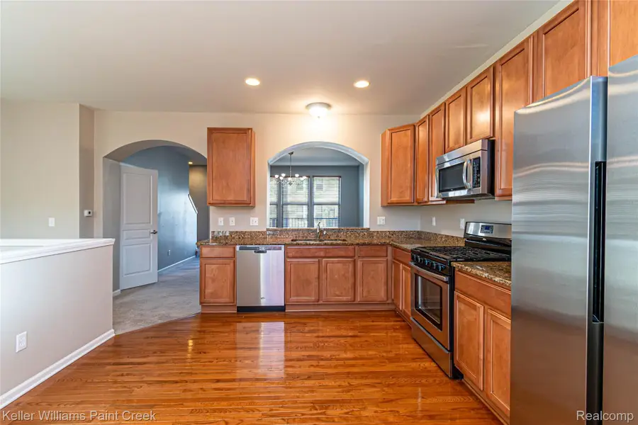 27884 Middleton DR, Novi, MI 48377 - #3