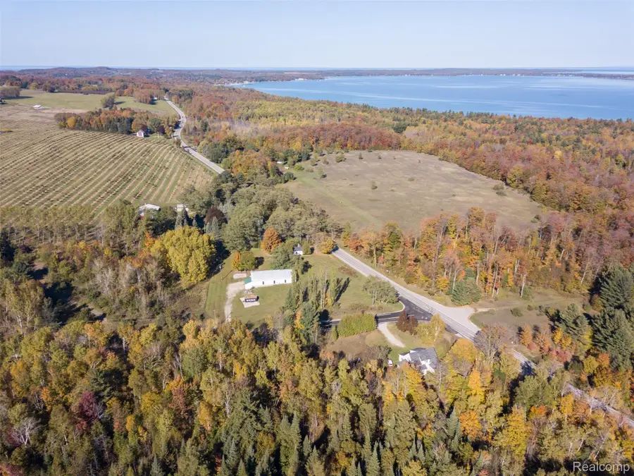 11870 E Lee Mann RD, Northport, MI 49670 - #3