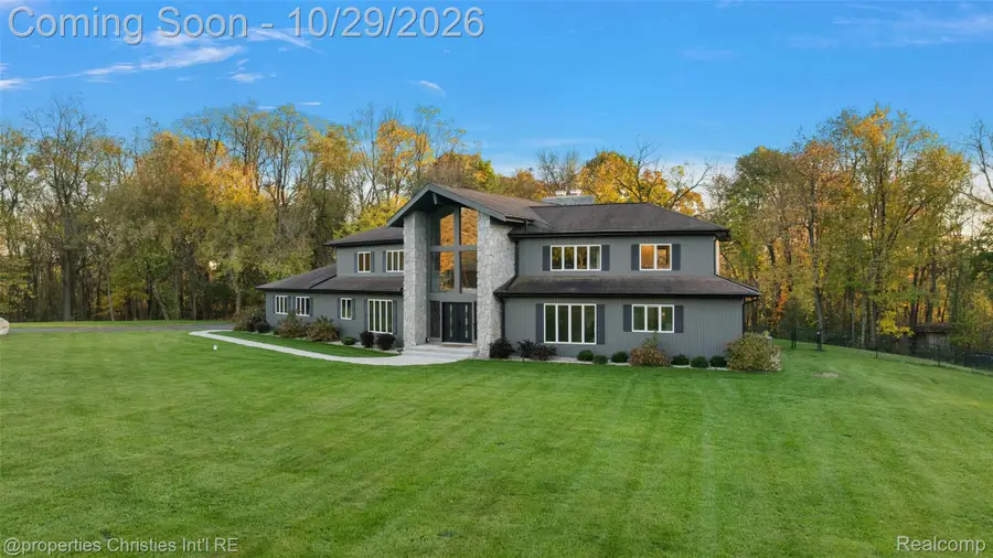 9551 Oak Pointe LN, Northville, MI 48167 - #3