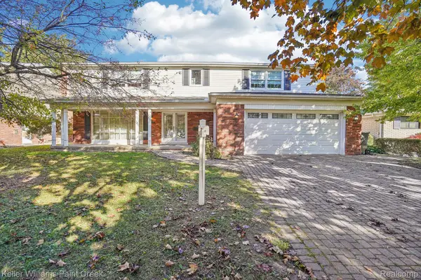 18921 Candlelight ST, Roseville, MI 48066