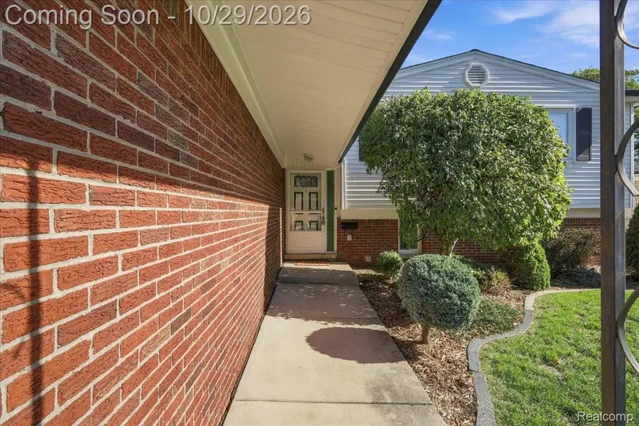 36850 Myra CT, Sterling Heights, MI 48312 - #2