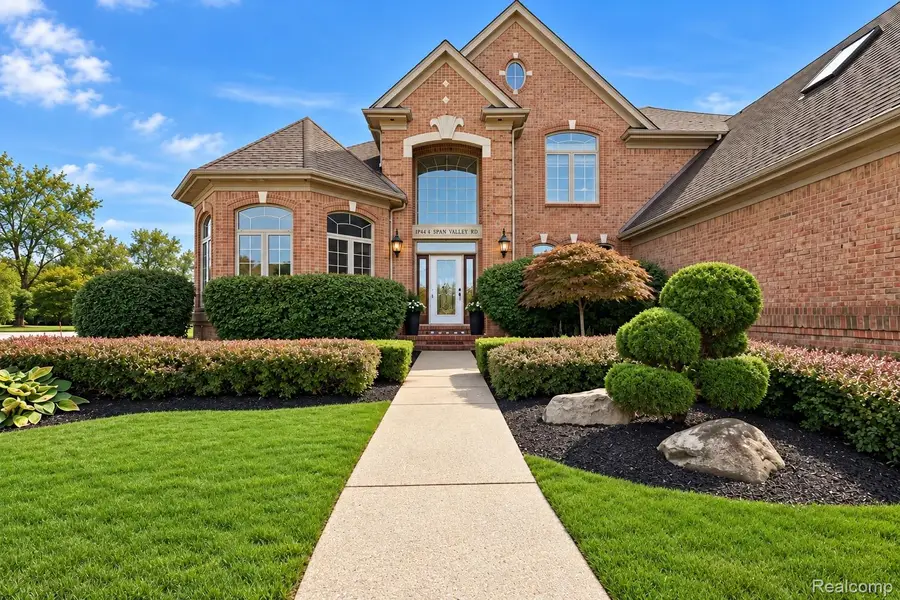 19344 River Valley DR, Macomb, MI 48044 - #2