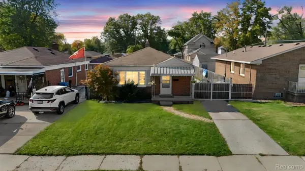 8345 Robindale AVE, DearbornHeights, MI 48127