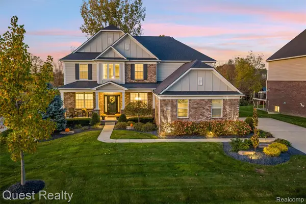 22461 Arcadia Bluffs, SouthLyon, MI 48178