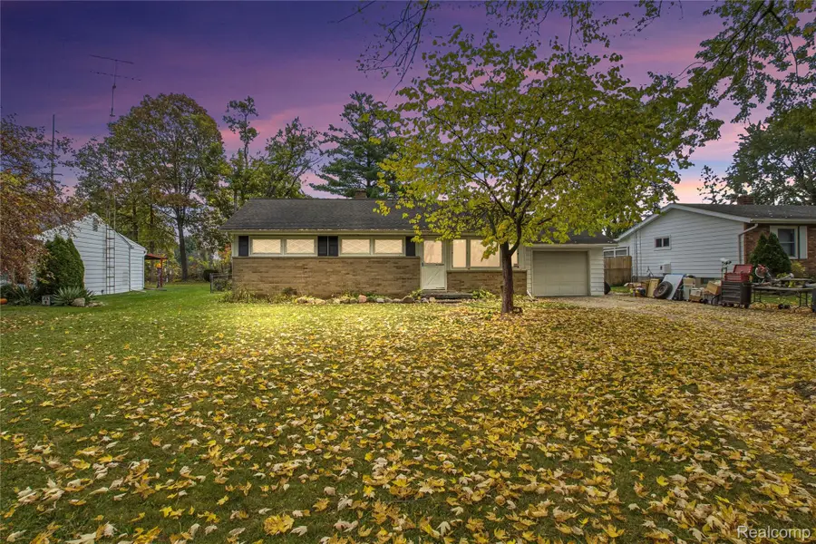 3405 Hammerberg RD, Flint, MI 48507 - #2