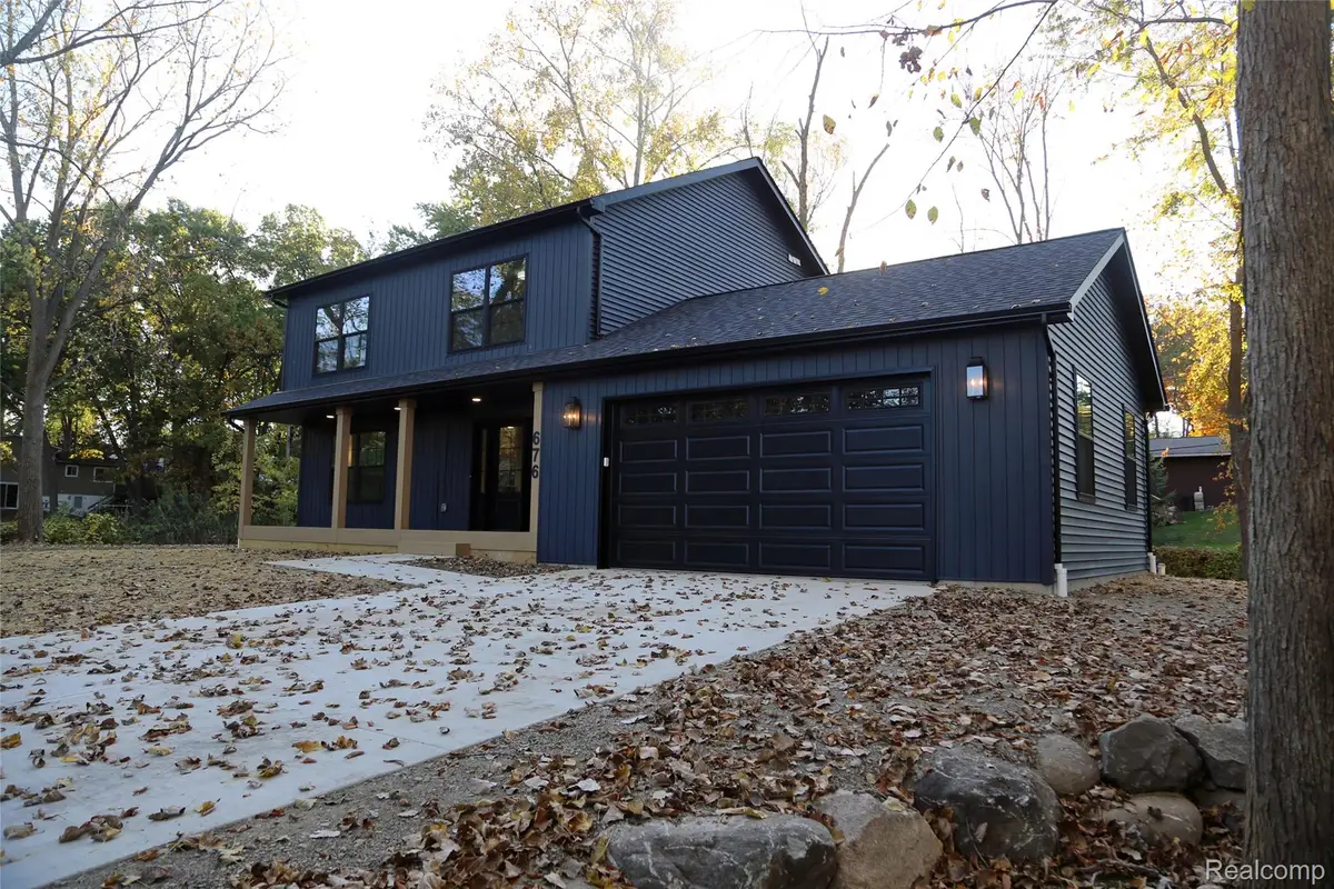 676 Pontiac DR, Orion, MI 48362 - #1