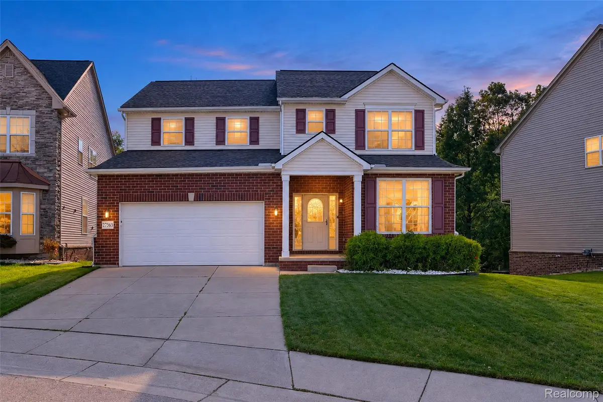 27363 Victoria RD, Novi, MI 48374 - #1