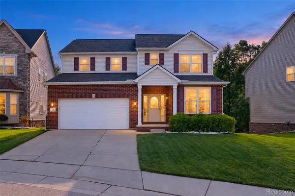 27363 Victoria RD, Novi, MI 48374