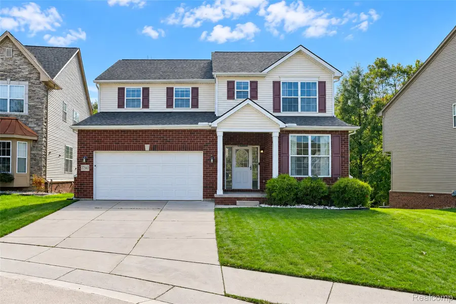 27363 Victoria RD, Novi, MI 48374 - #2