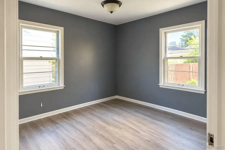 713 Campbell ST, Flint, MI 48507 - #2