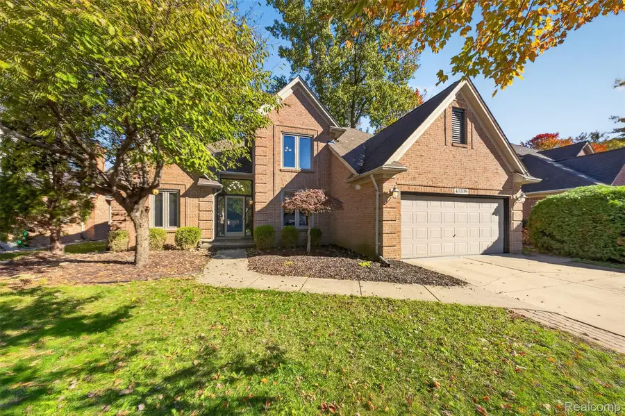 43336 Herring DR, Clinton, MI 48038 - #2