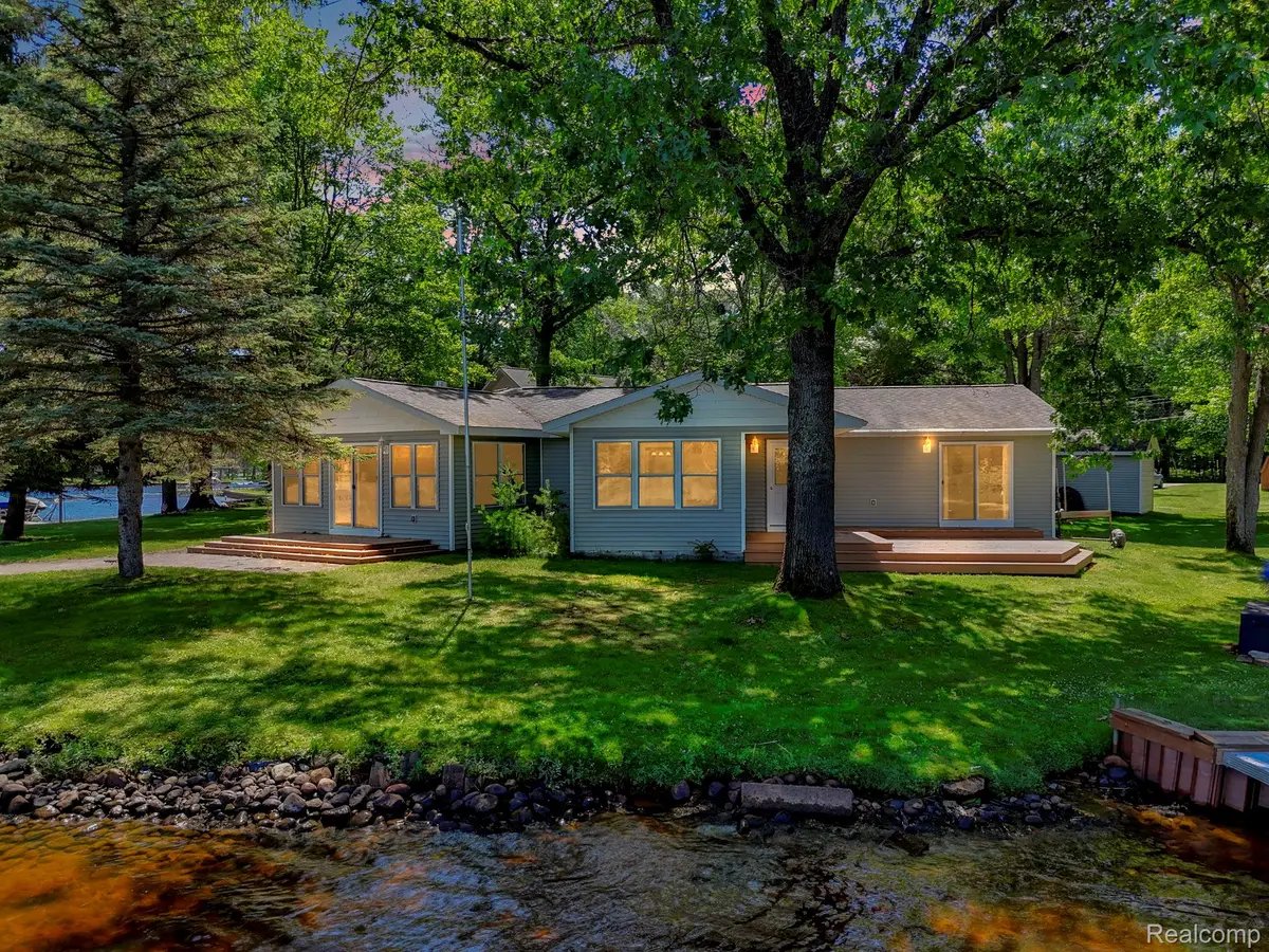 1192 Lake James DR, Prudenville, MI 48651 - #1