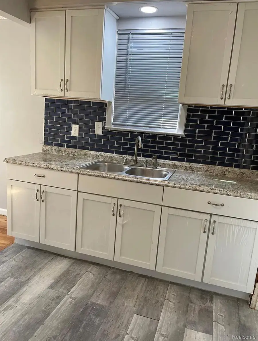15099 Coyle ST E, Detroit, MI 48227 - #2